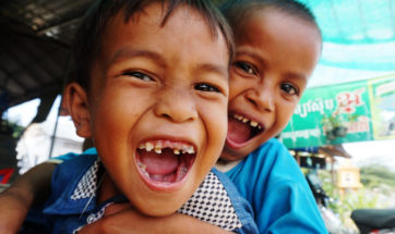 Bantu Adik QWERTY Untuk Bisa Kembali Bersekolah